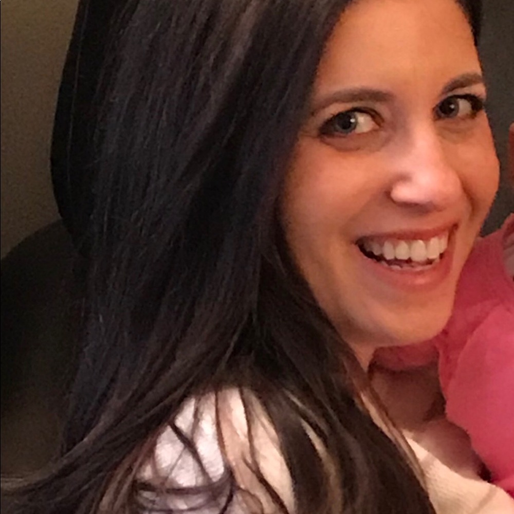 Meet your Posher, Elissa